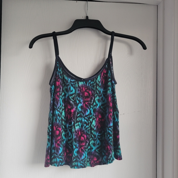 BONGO Tops - 🟣Colorful patterned crop top